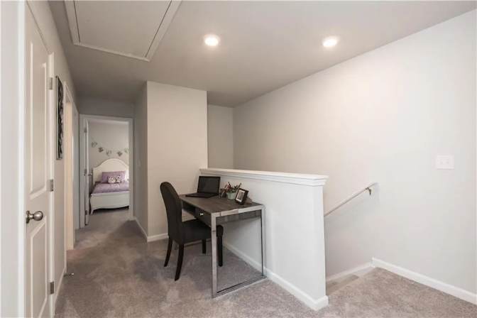 Alcove Rooms's room