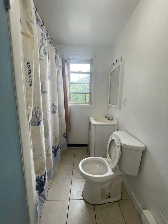 Cesar Luis's room
