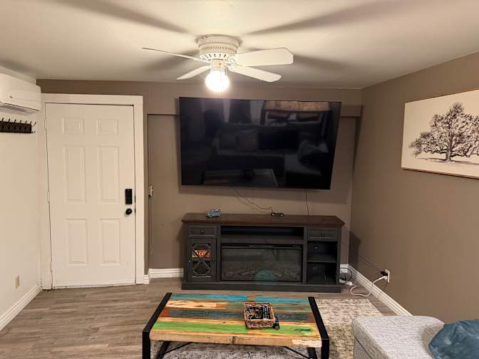 Thomas's room