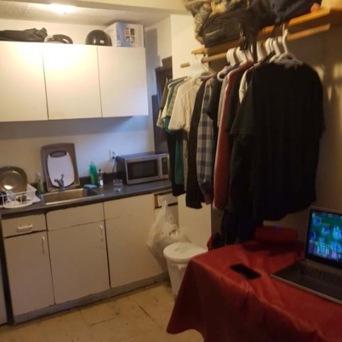 HIN's room