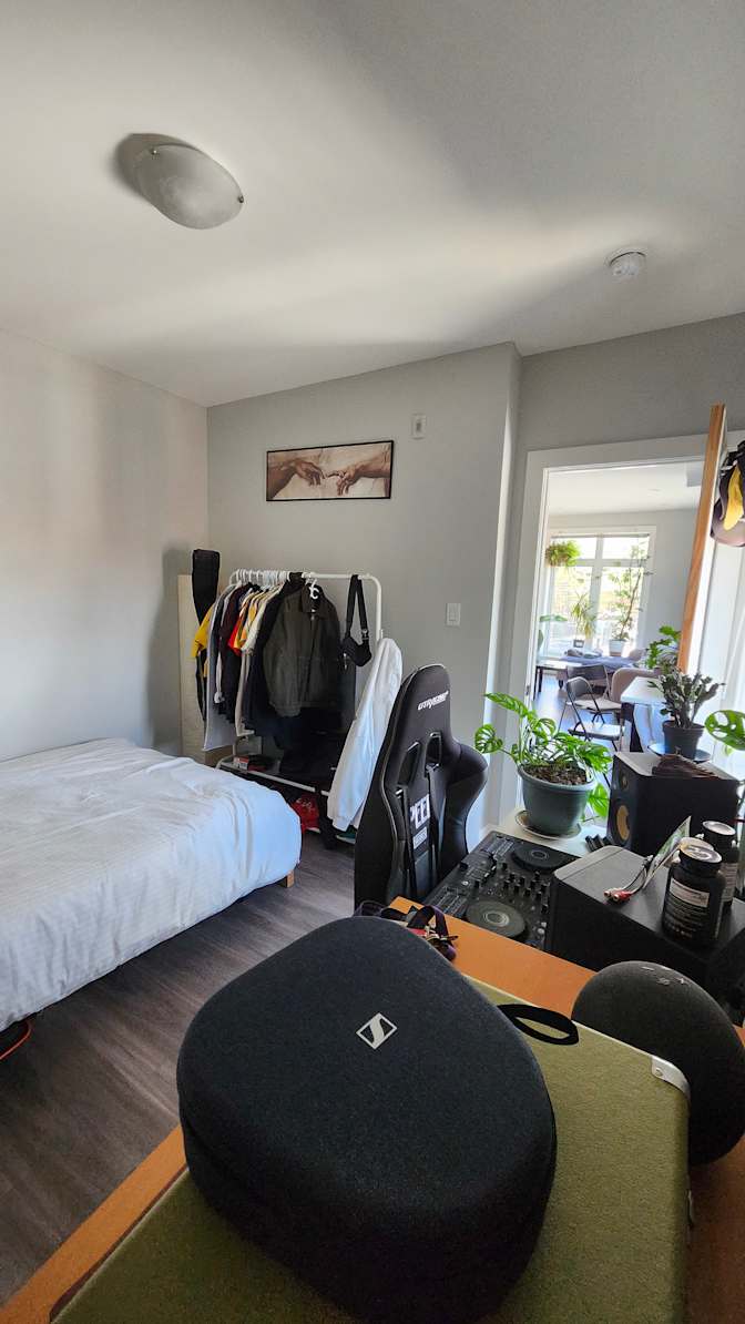 Cayan's room