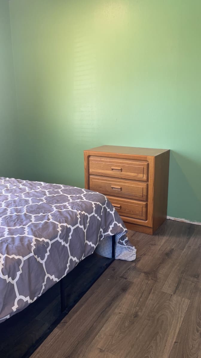 Evelyn's room
