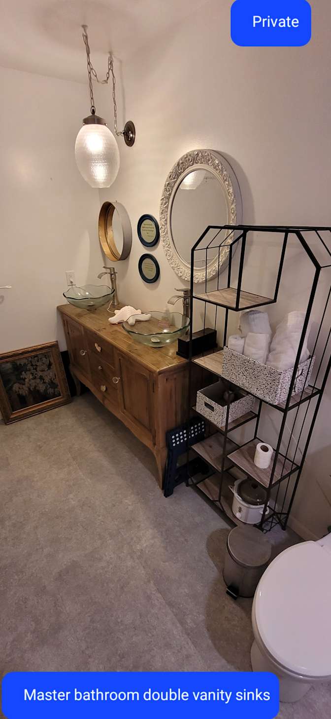 Ron & Jamie's room