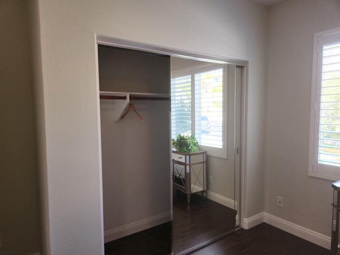MonicaLee's room