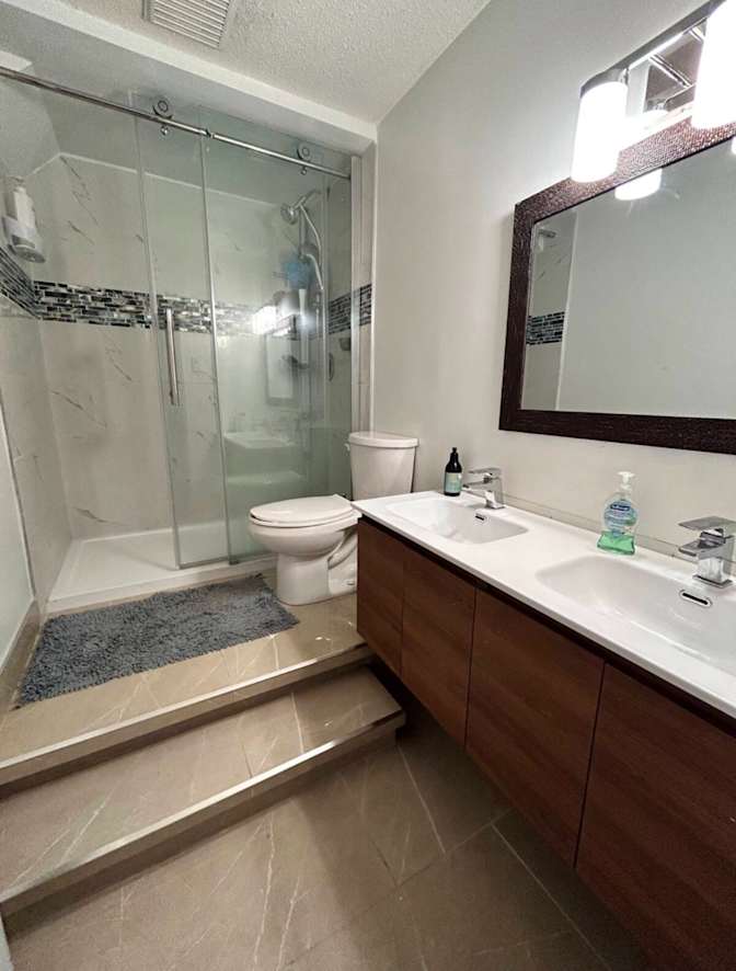 Katy Saunders's room