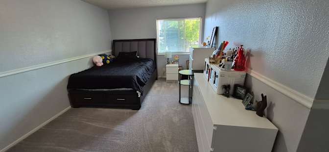 Gina Rodriguez's room