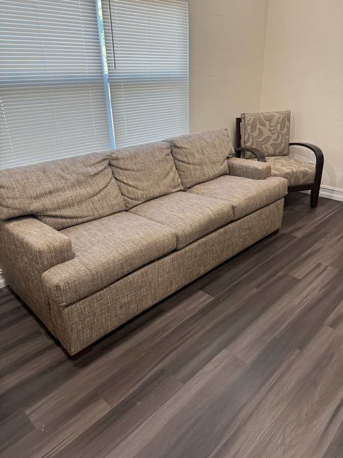 Heartfelt Chosen Solutions's room