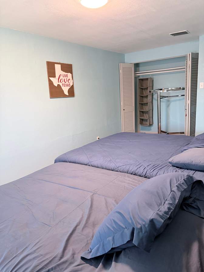 Liz's room