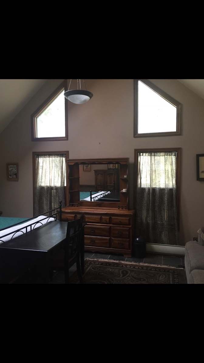 Leslie's room