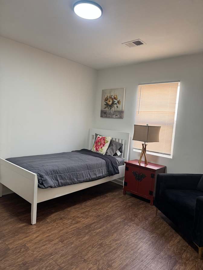 Ivey Bell's room