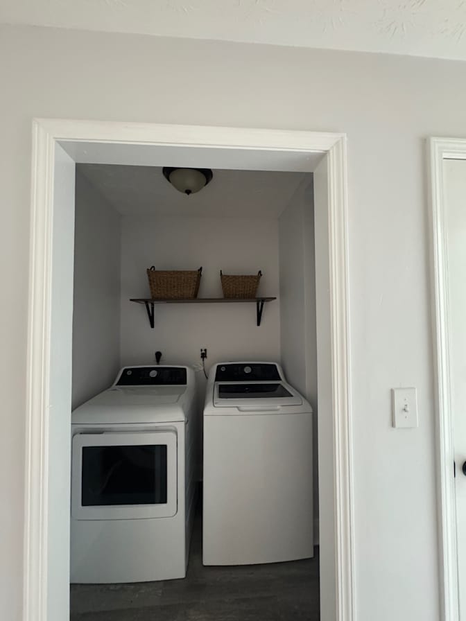 Alcove Rooms's room