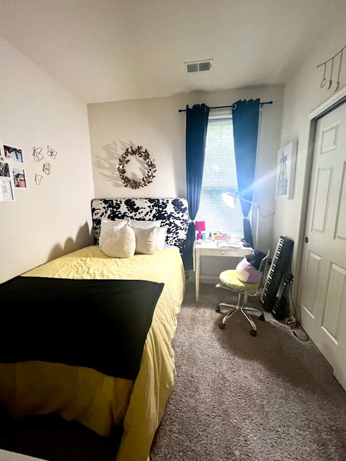Alejandra Roldan's room