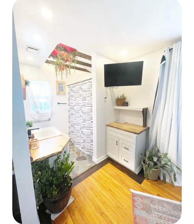 Keur moua's room