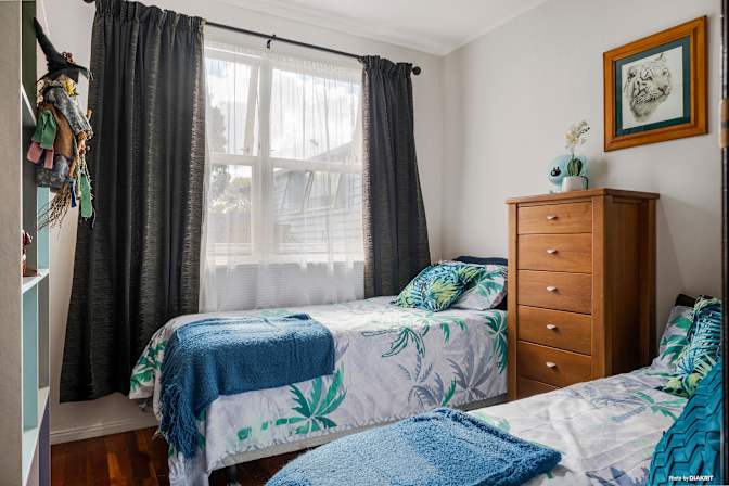 Tom's room