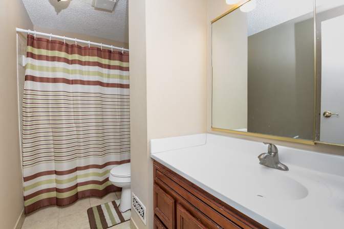lifedoorrentals's room