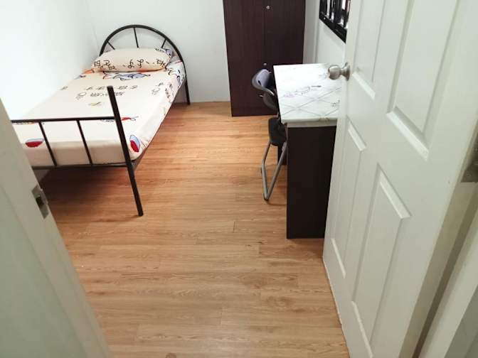 Roomy's room