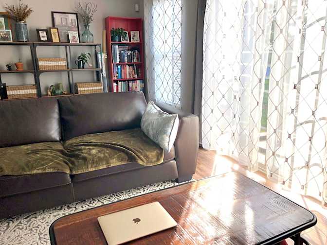 Alcove Rooms's room