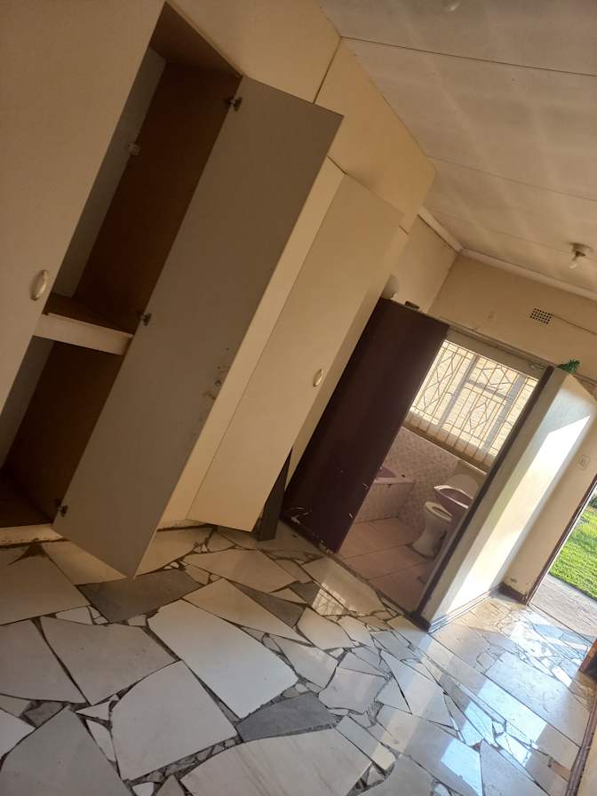 Leon Takudzwa's room