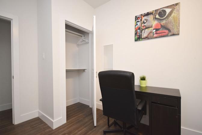 Engin's room