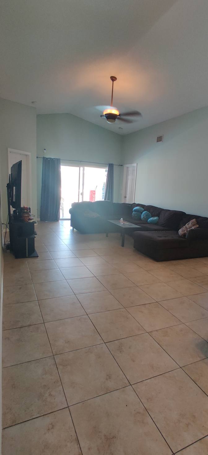 Gustavo's room