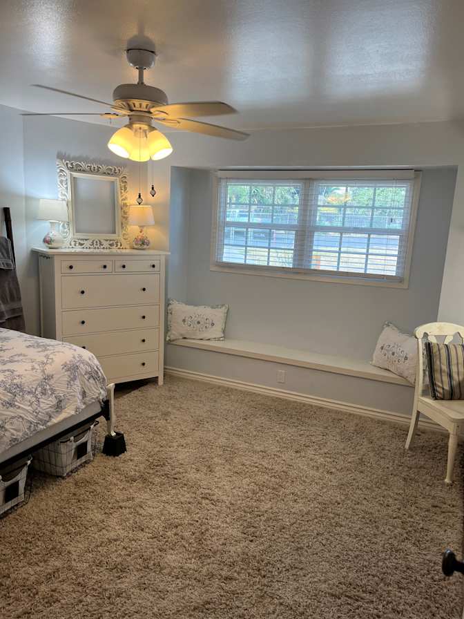kaycharlotte's room