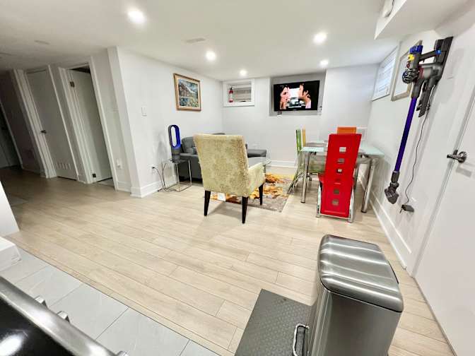 Mark Kay's room