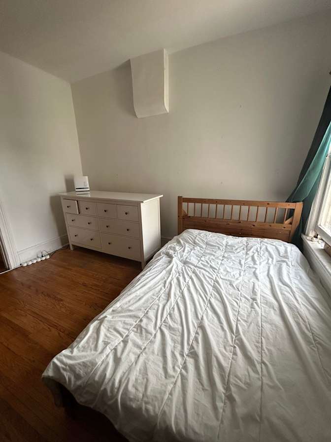 Lolo's room