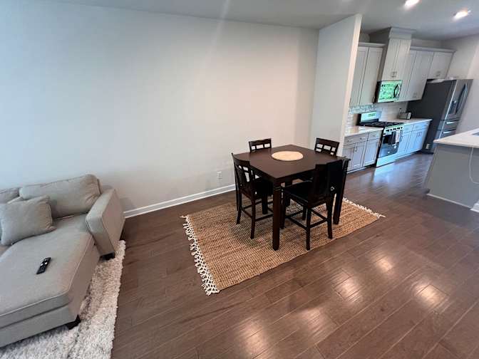 Alcove Rooms's room