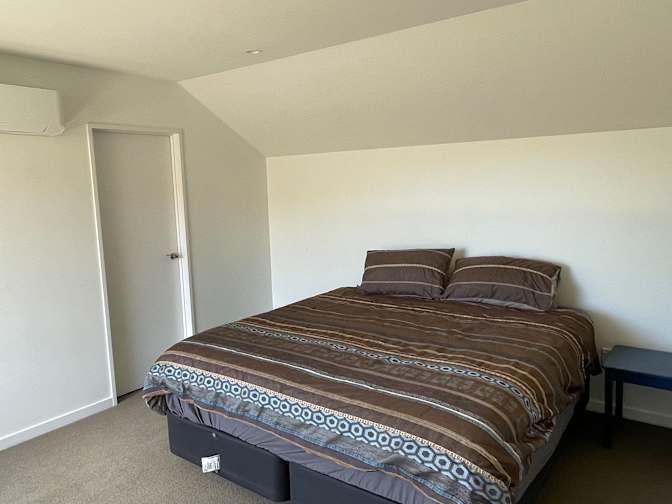 Lee's room