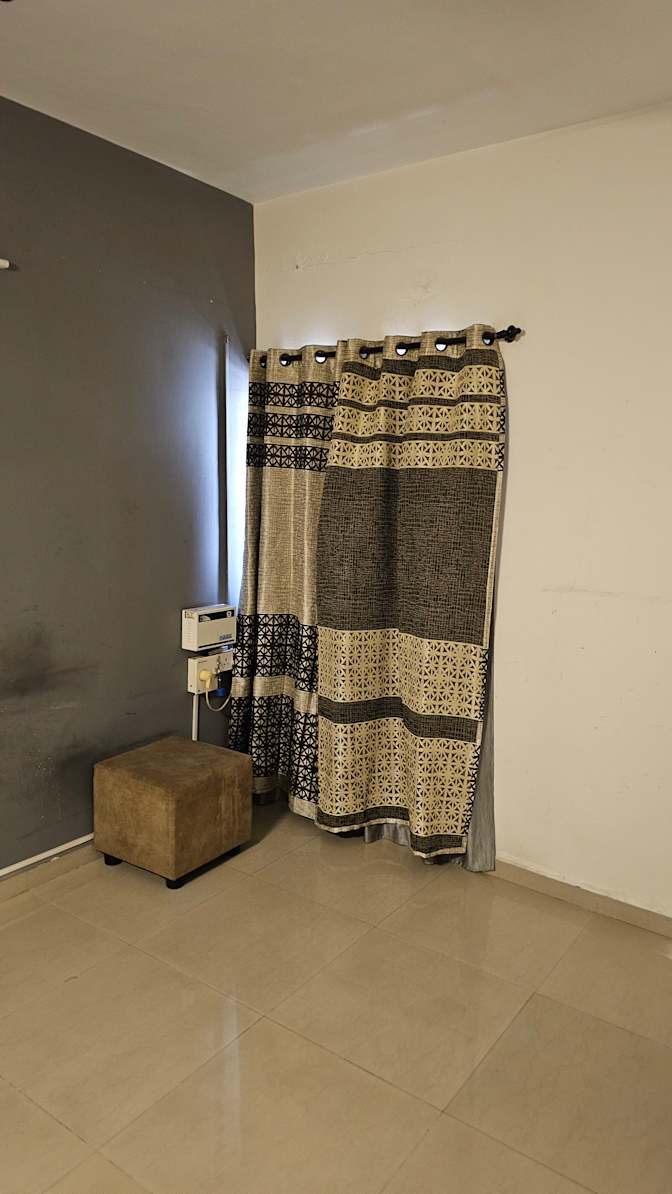 Santhsoh's room