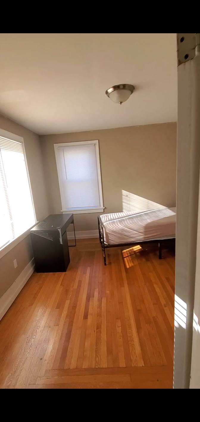 Omny's room