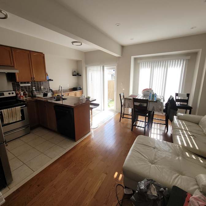 John Frantzis's room