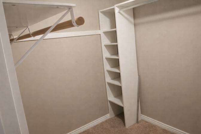 Leslie's room