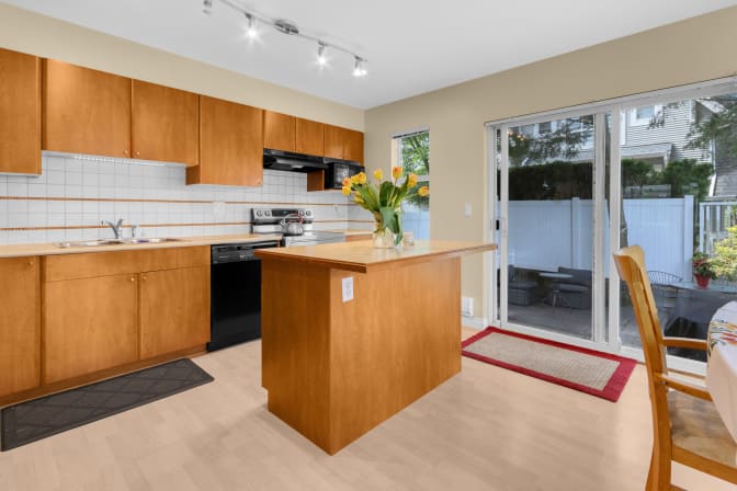 Fluer Muesco Reyes's room