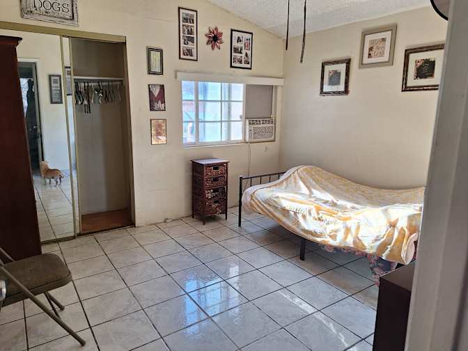 TANIA NELSON's room