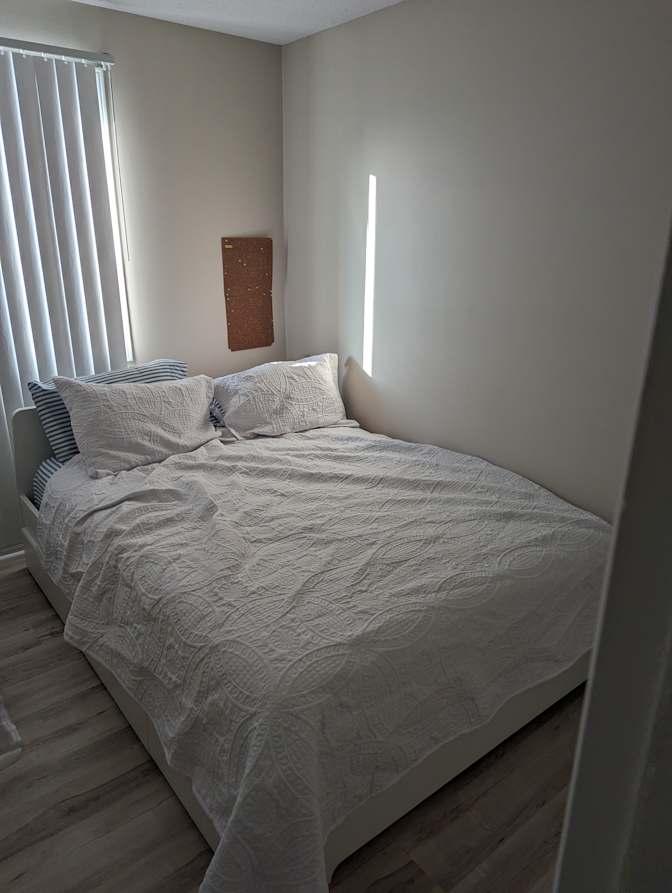 Andres's room
