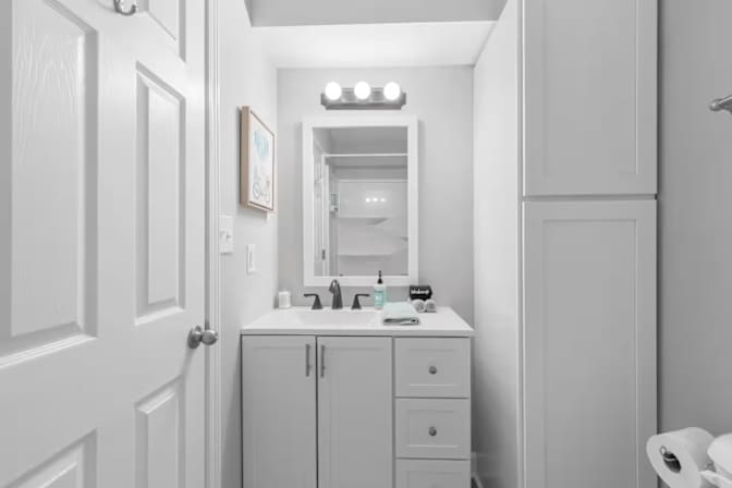 Alcove Rooms's room