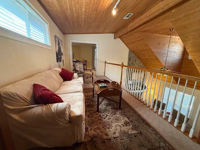 Alcove Rooms's room