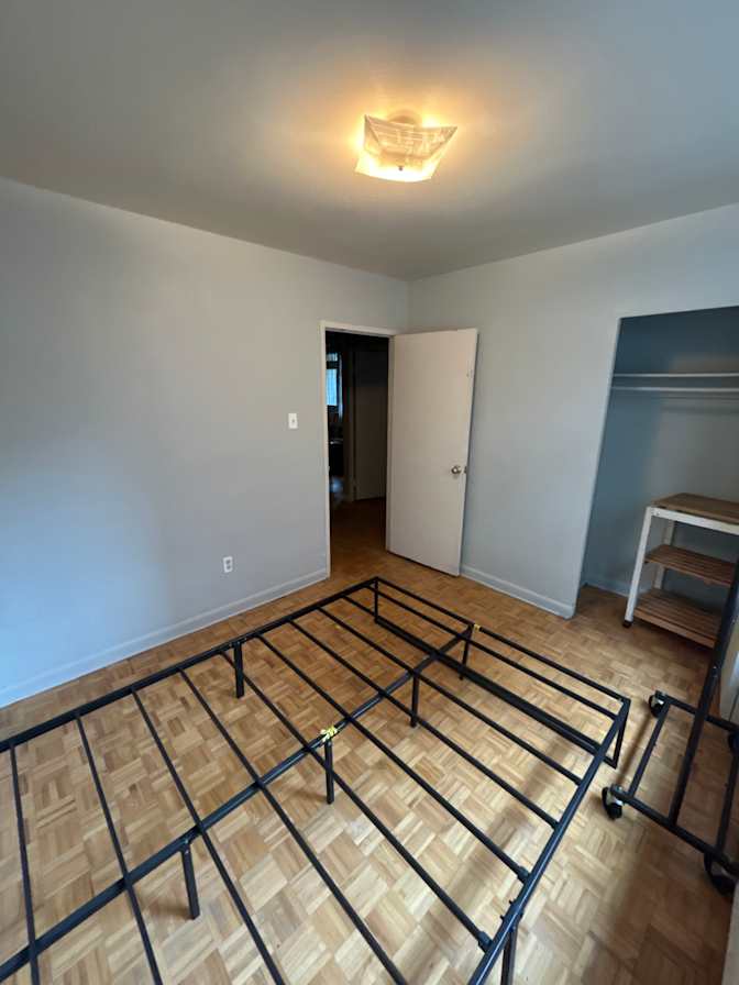 Cosburn Avenue - Photo 5