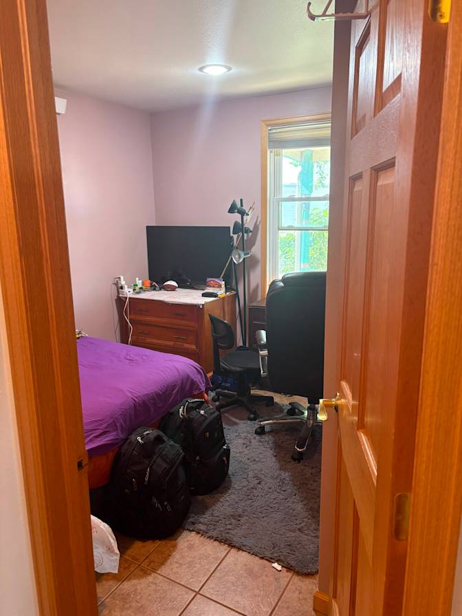 Parsa's room