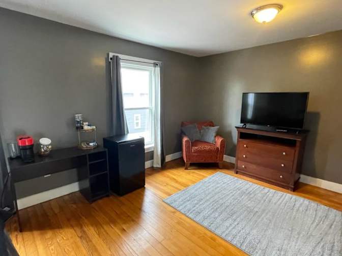 alric good's room