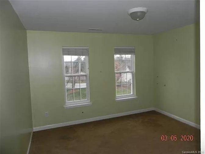 Alcove Rooms's room