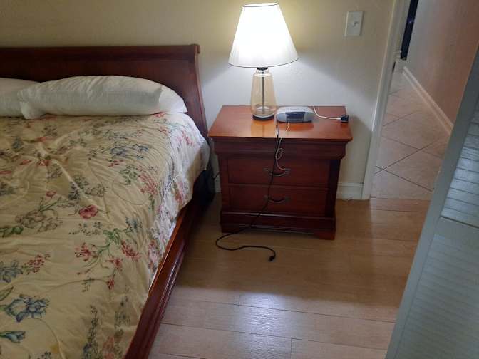 R obert's room
