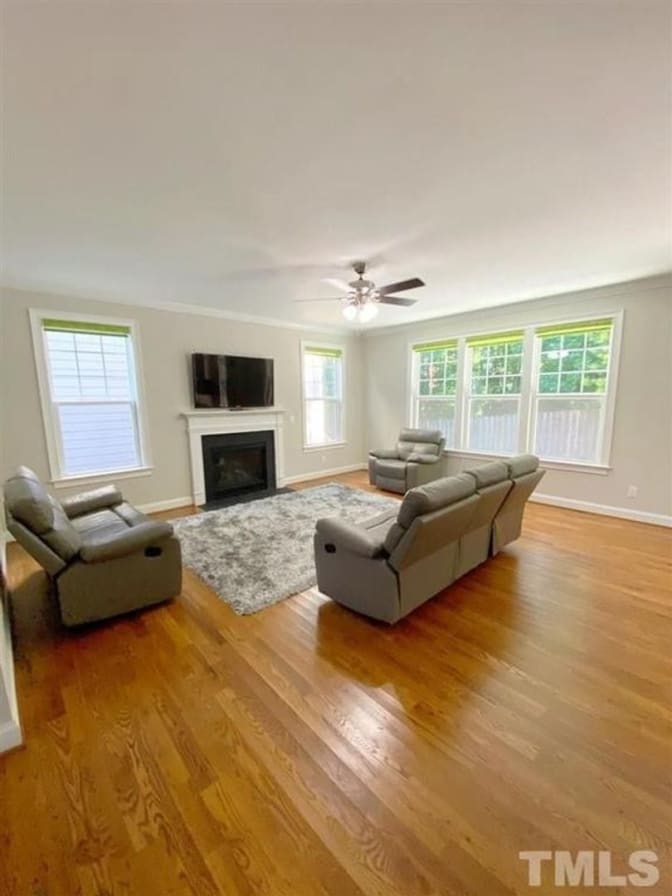 Alcove Rooms's room