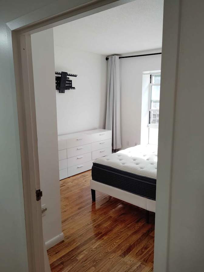 Jen's room
