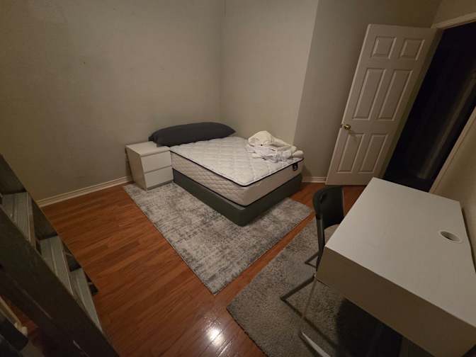 Steven Nguyen's room