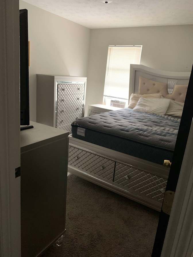 DIAMOND's room