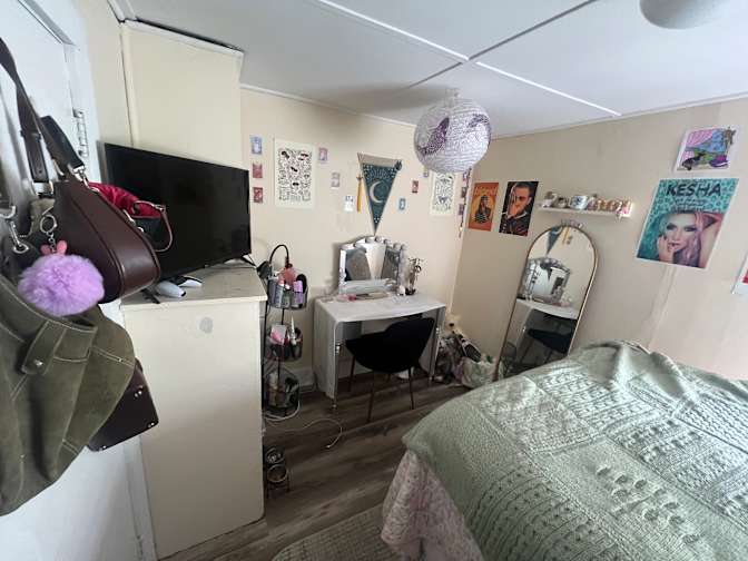 Carly's room