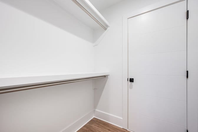 Alcove Rooms's room
