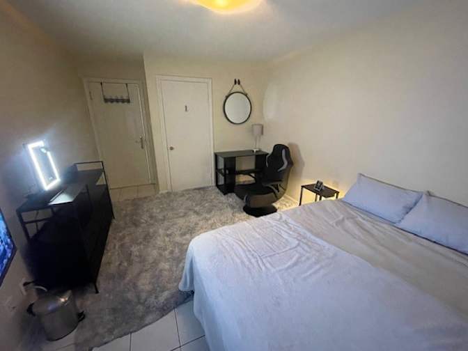 Angelo's room